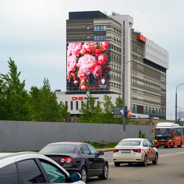 Медиафасад на БЦ Business Day (сторона Б) по адресуул. Карла Маркса, 44Б, Нижний Новгород